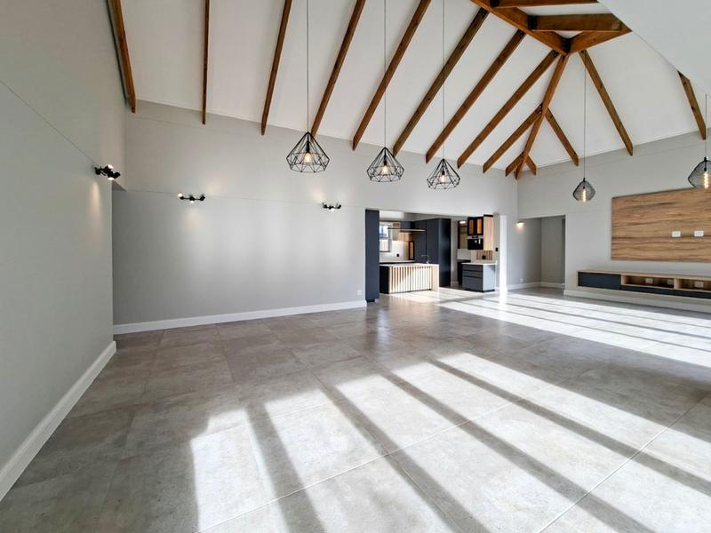 4 Bedroom Property for Sale in Kingswood Golf Estate Western Cape